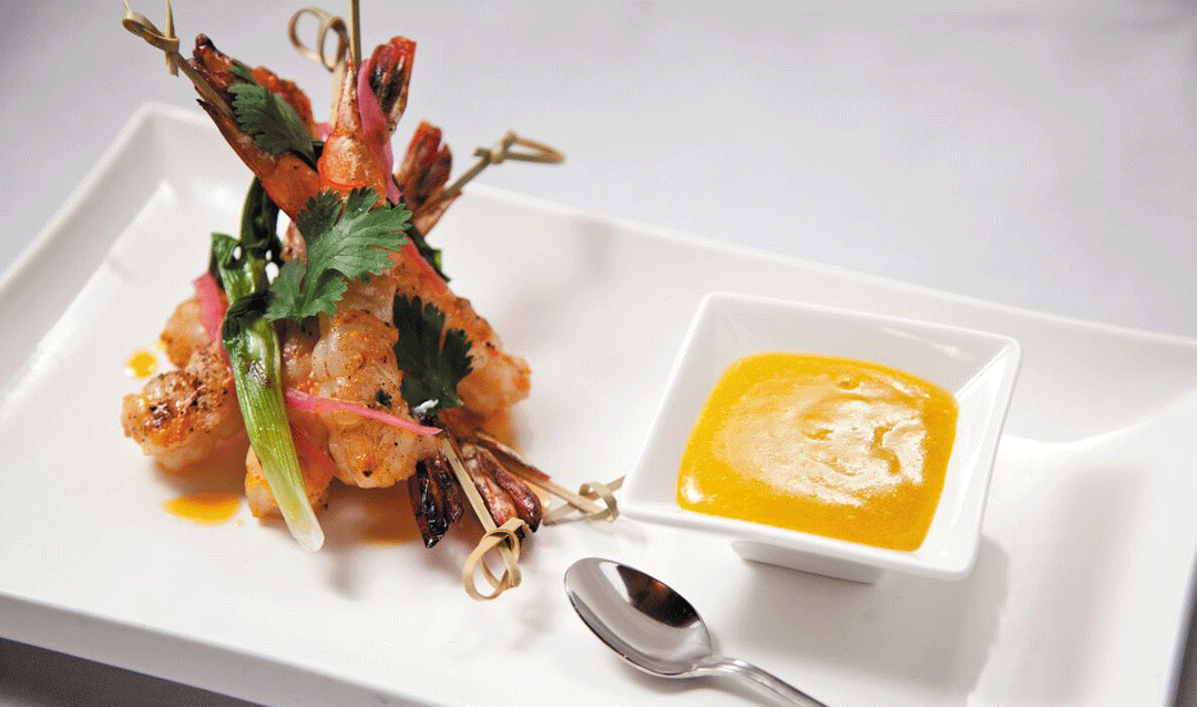 Shrimp appetizer with dipping sauce