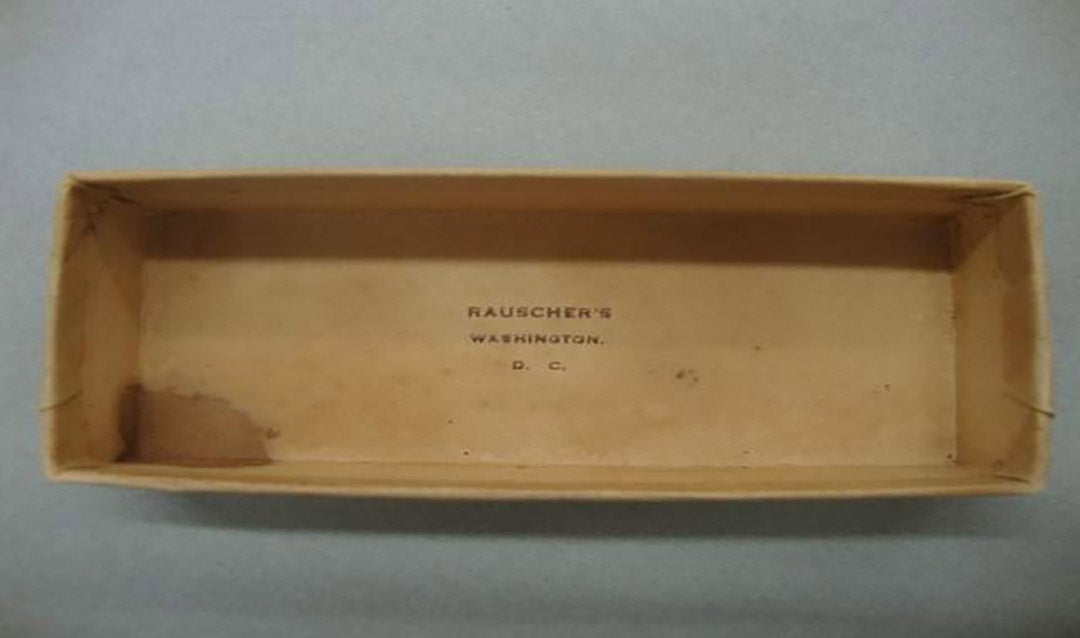 Keepsake cake box with Rauscher's stamp