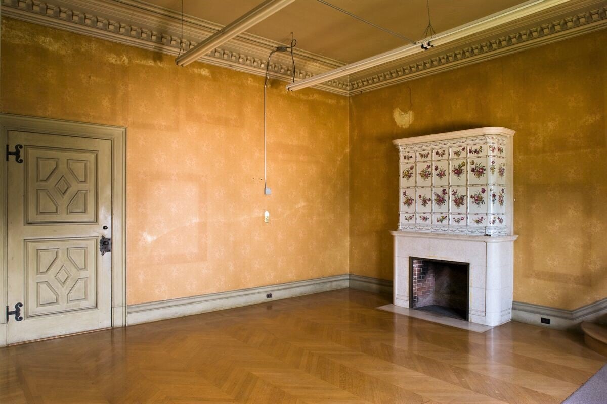 Tyrolean Chimney Room of Biltmore House prior to restoration