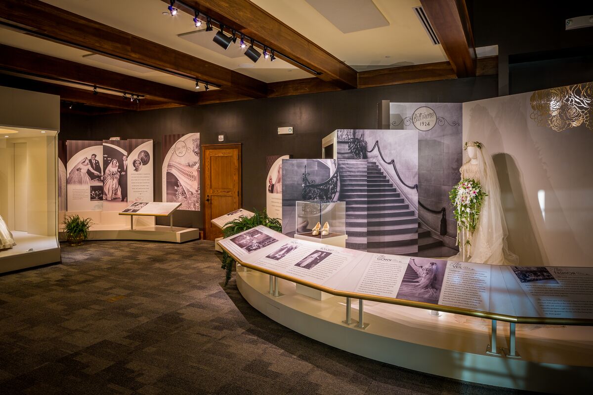 Mary Lee Ryan Cecil’s wedding gown on display at The Biltmore Legacy (left)