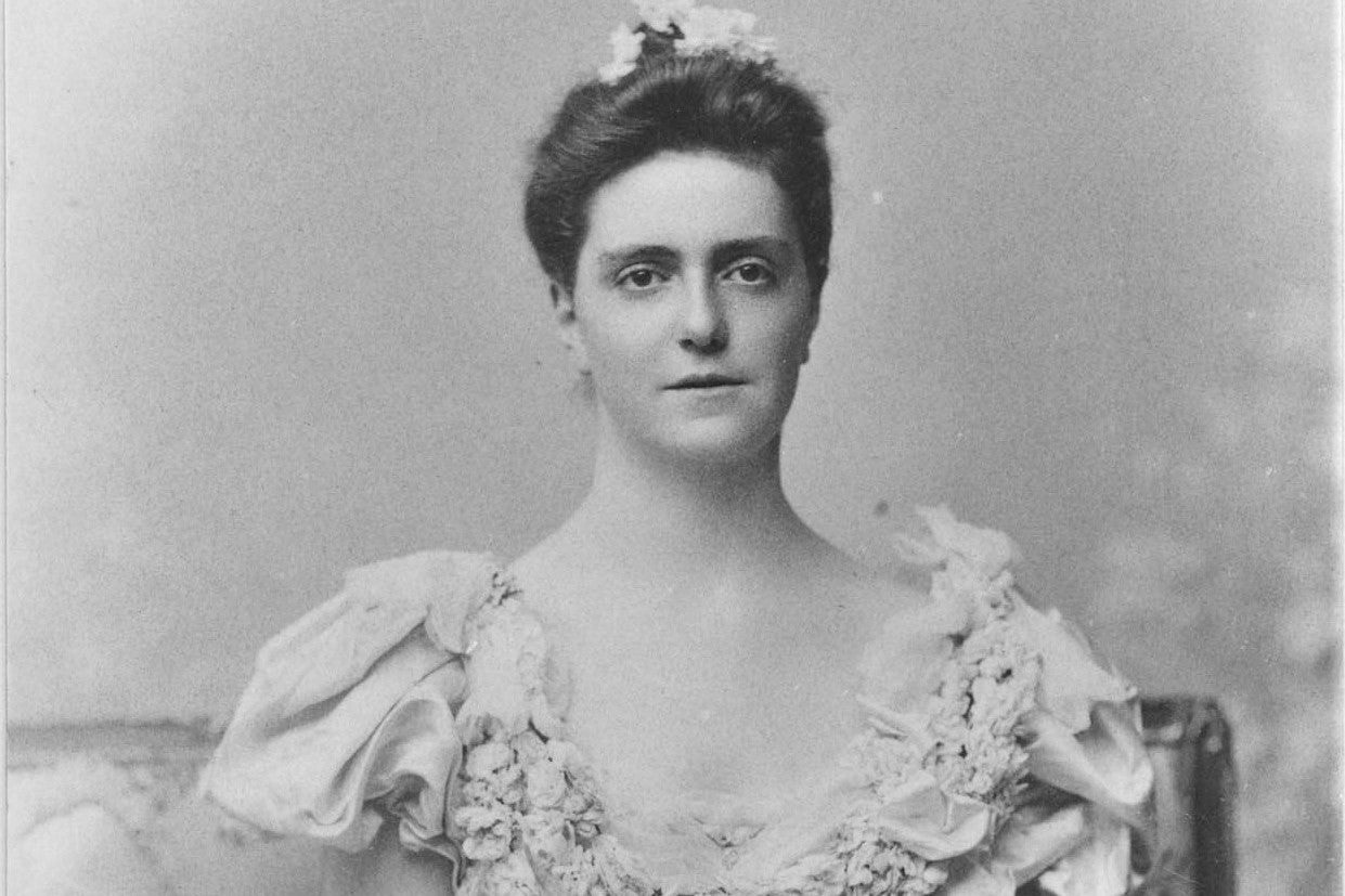 Pauline Georgine Warren Dresser, ca. 1897 (cropped)