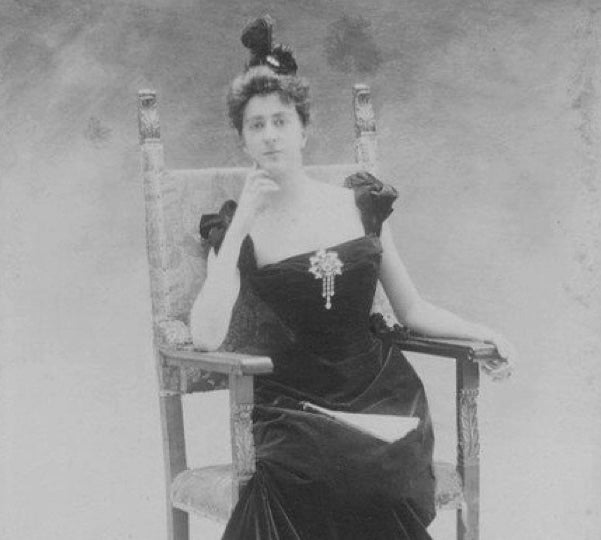 George Vanderbilt marries Edith Stuyvesant Dresser in Paris.