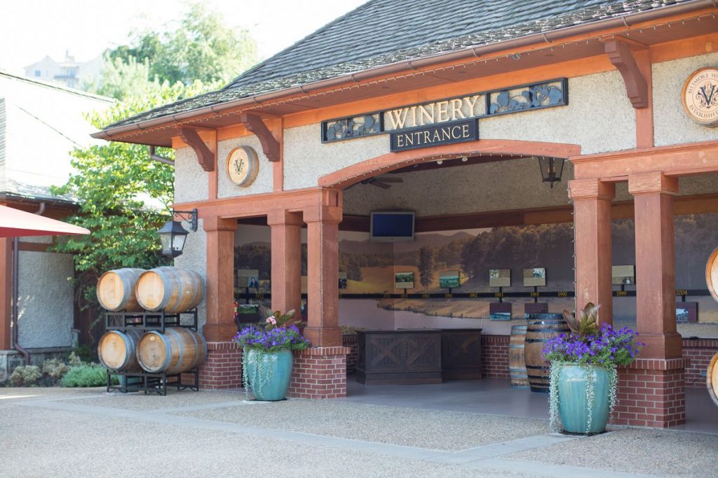 wine tasting and vineyard tour near me