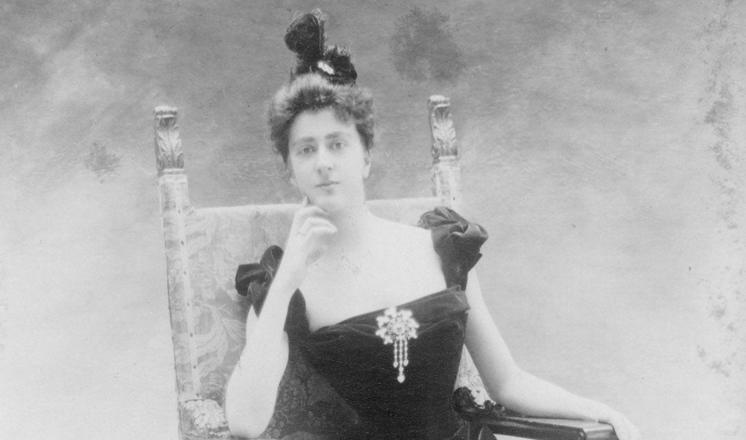 Edith Stuyvesant Dresser's formal engagement photo, 1898