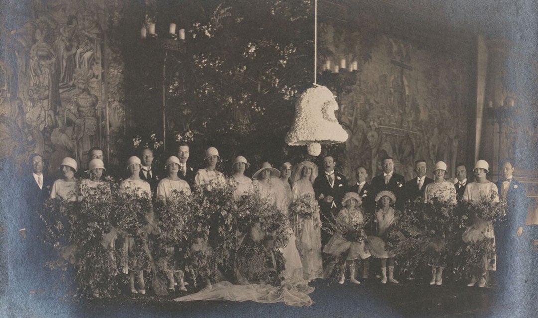 John and Cornelia Cecil wedding party in 1925