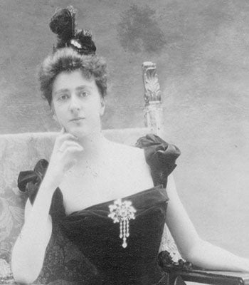 Edith Dresser's formal engagement photo, 1898