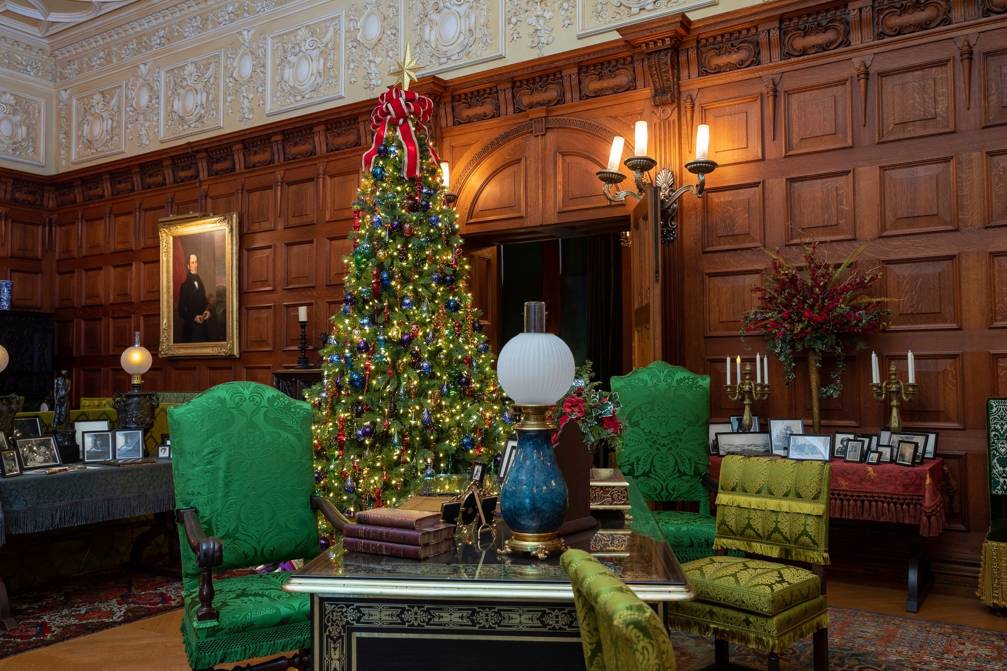 The Oak Sitting Room, decorated for the holidays in Biltmore House