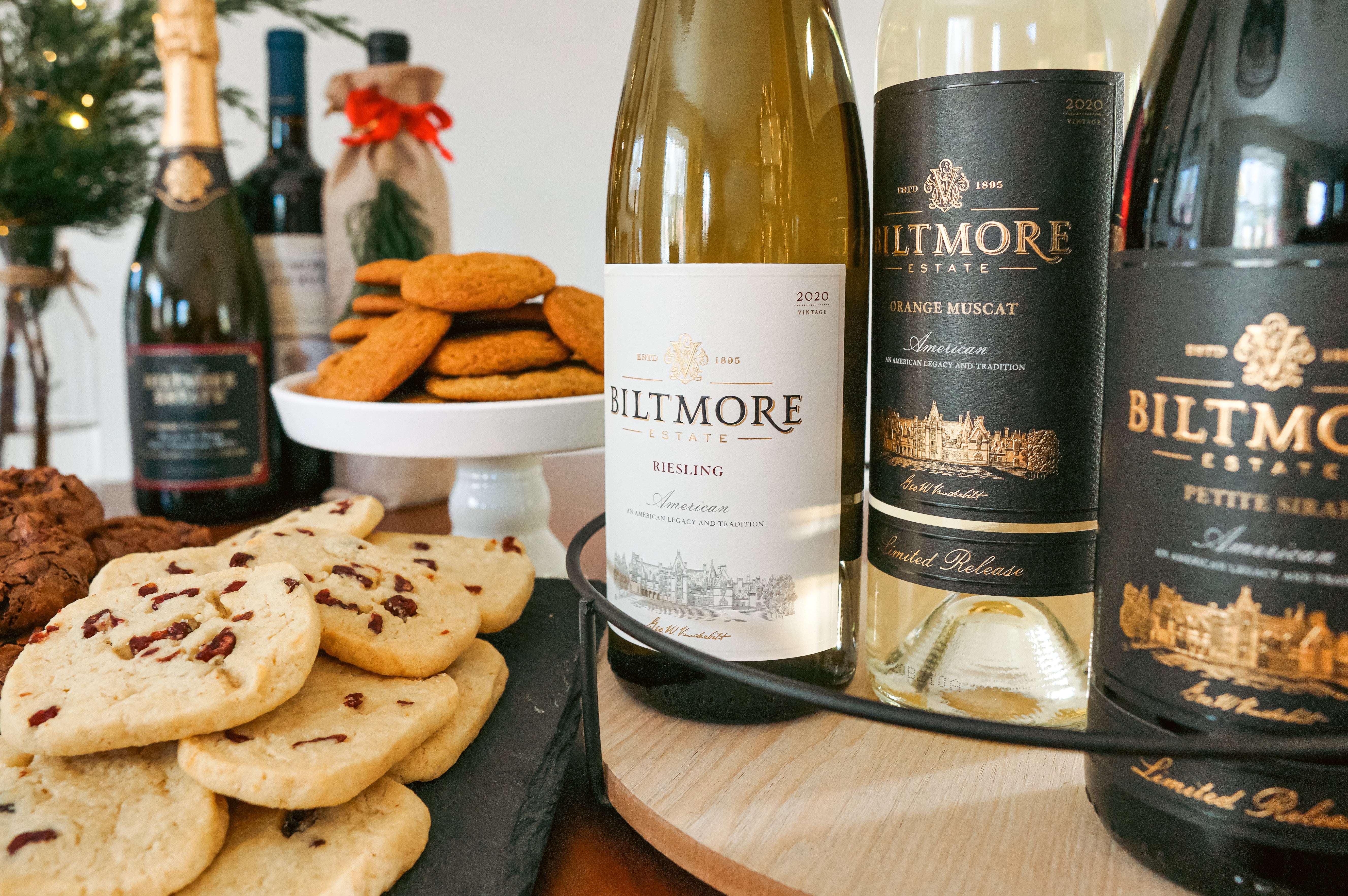 Biltmore wines and cookies