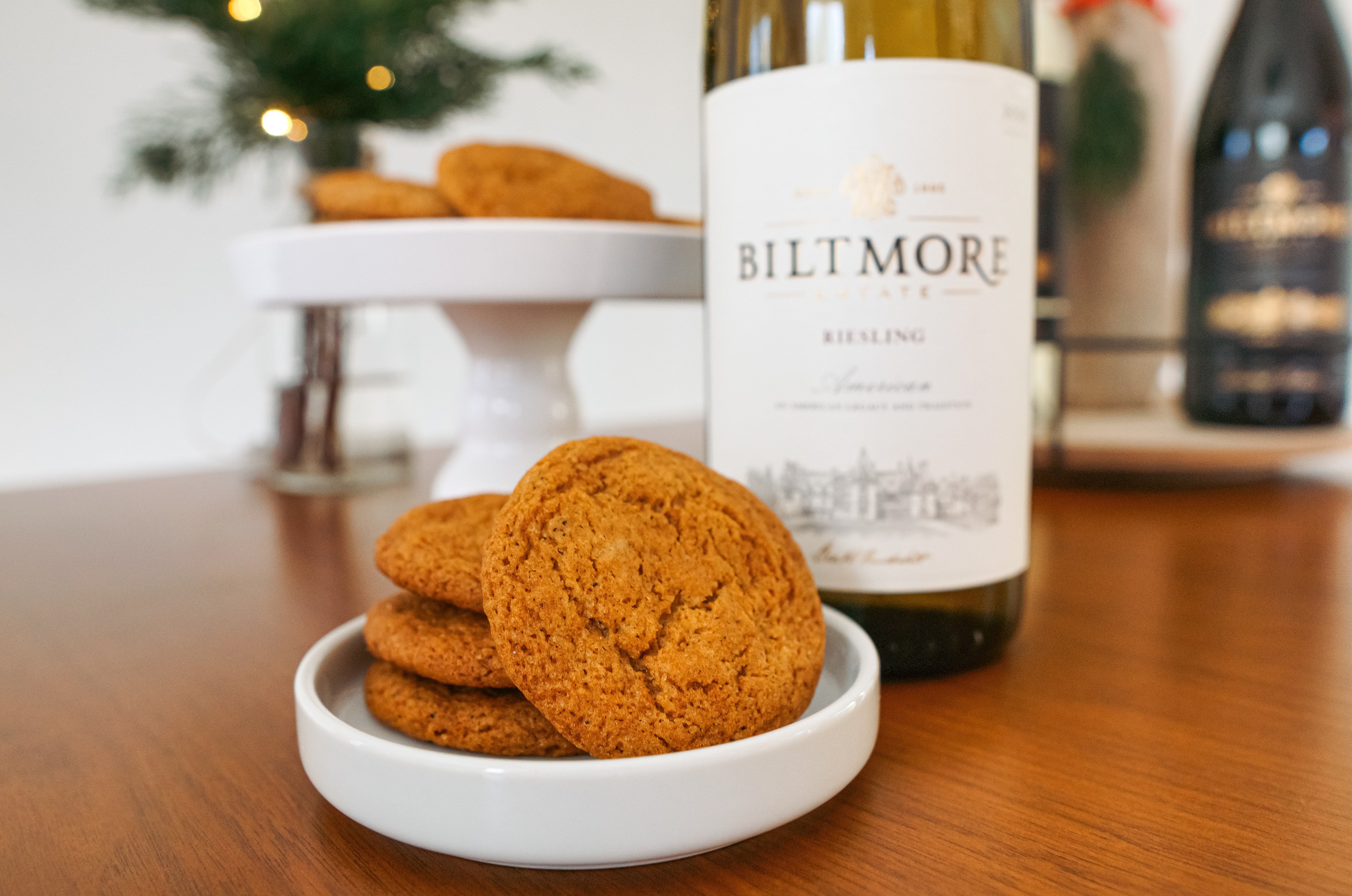 Gingersnap cookies paired with Biltmore Estate Riesling