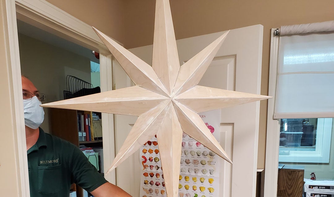 Star tree topper for Biltmore House Banquet Hall Christmas tree
