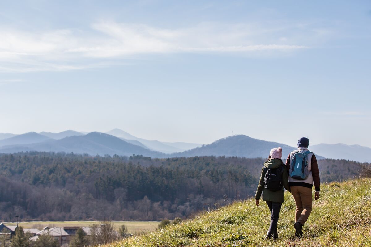 Couple hiking near The Inn on Biltmore Estate during the winter season