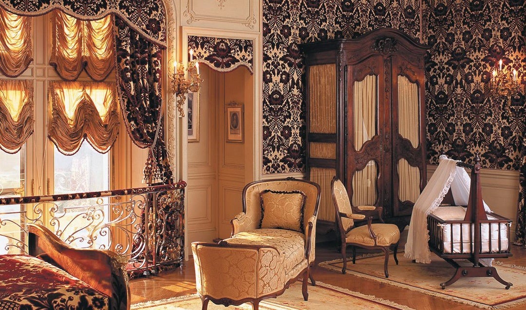 The Louis XV Room features mesmerizing views of the gardens and terraces to the east and south as well as a balcony overlooking the Esplanade.