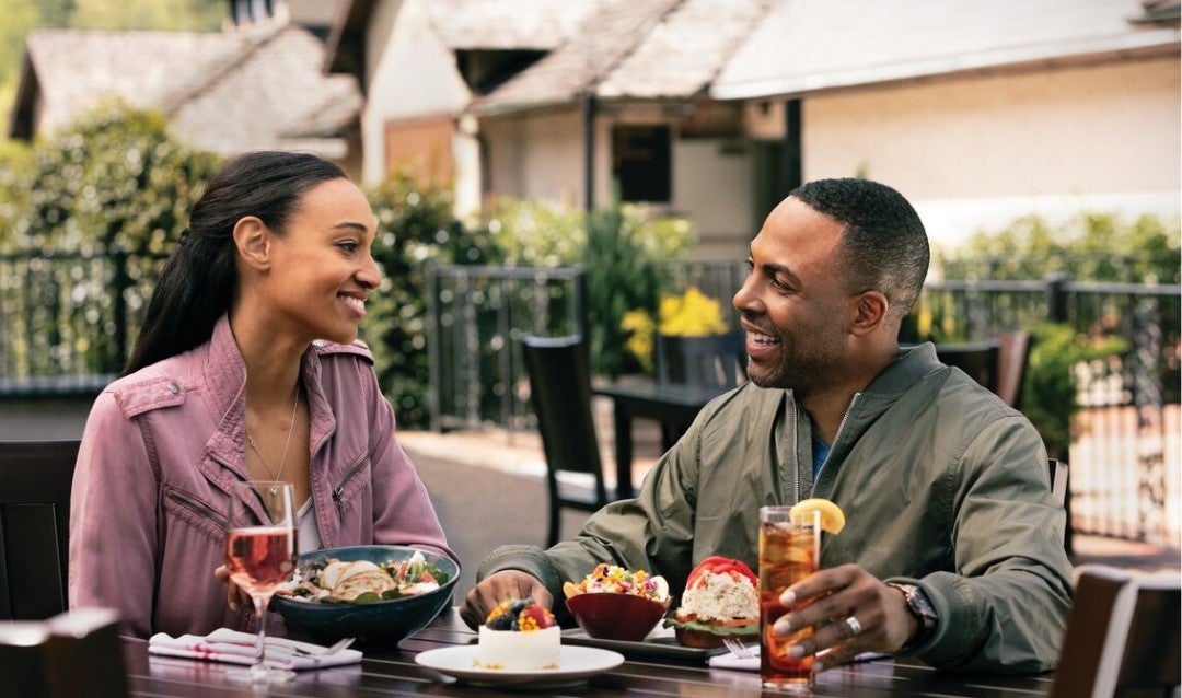 A couple enjoys outdoor dining at Biltmore.