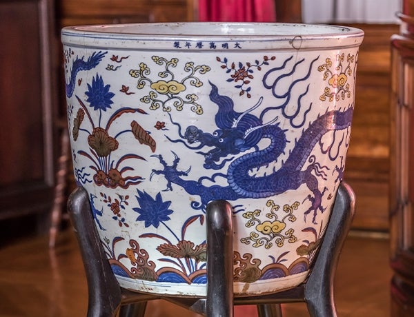 Chinese fishbowl<br>c. 1573-1620