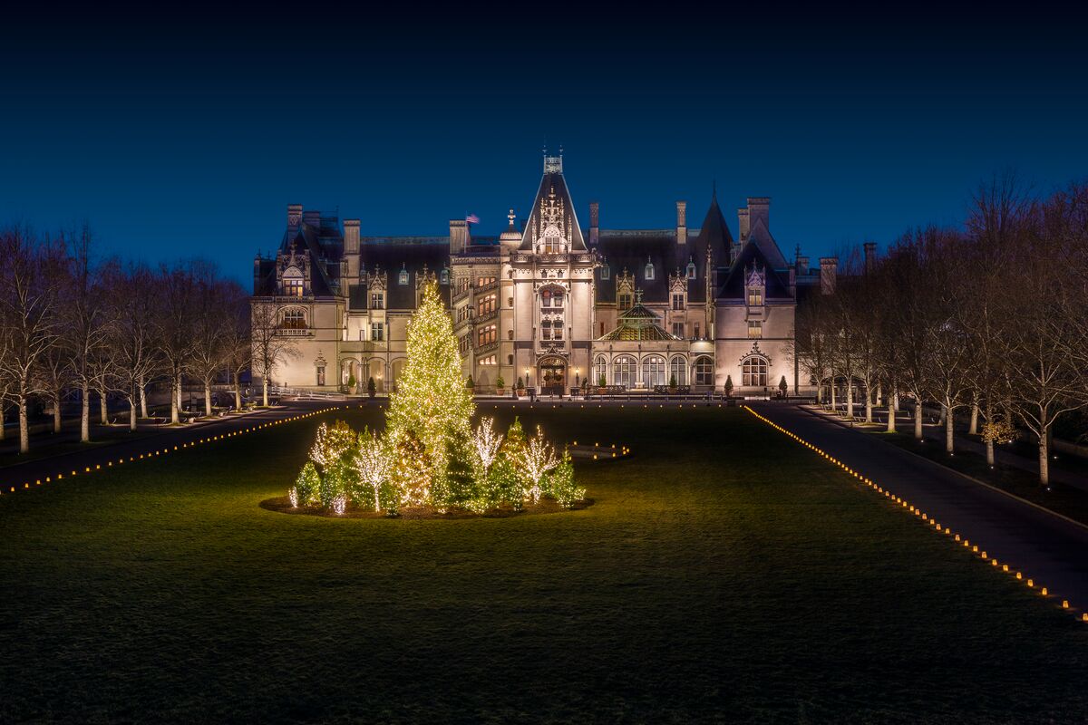 Biltmore estate frontview, which was used for filming A Biltmore Christmas Hallmark movie