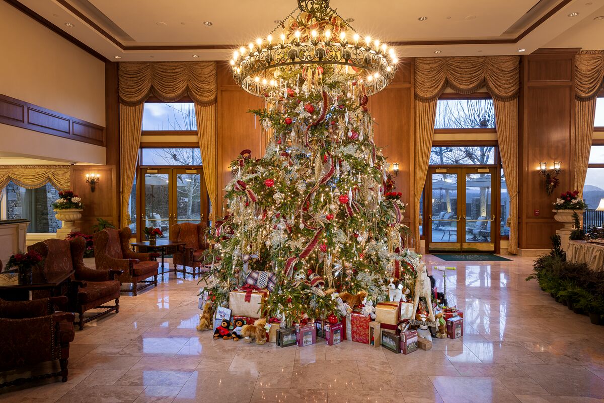 Each year, over 60 trees are decorated around Biltmore Estate, including a cut 14-foot tree displayed in the lobby of The Inn.